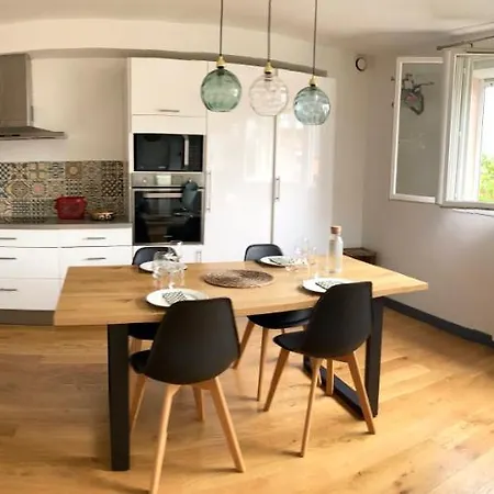Rose Claire, Appart 2 Chambres, Parking Apartment *